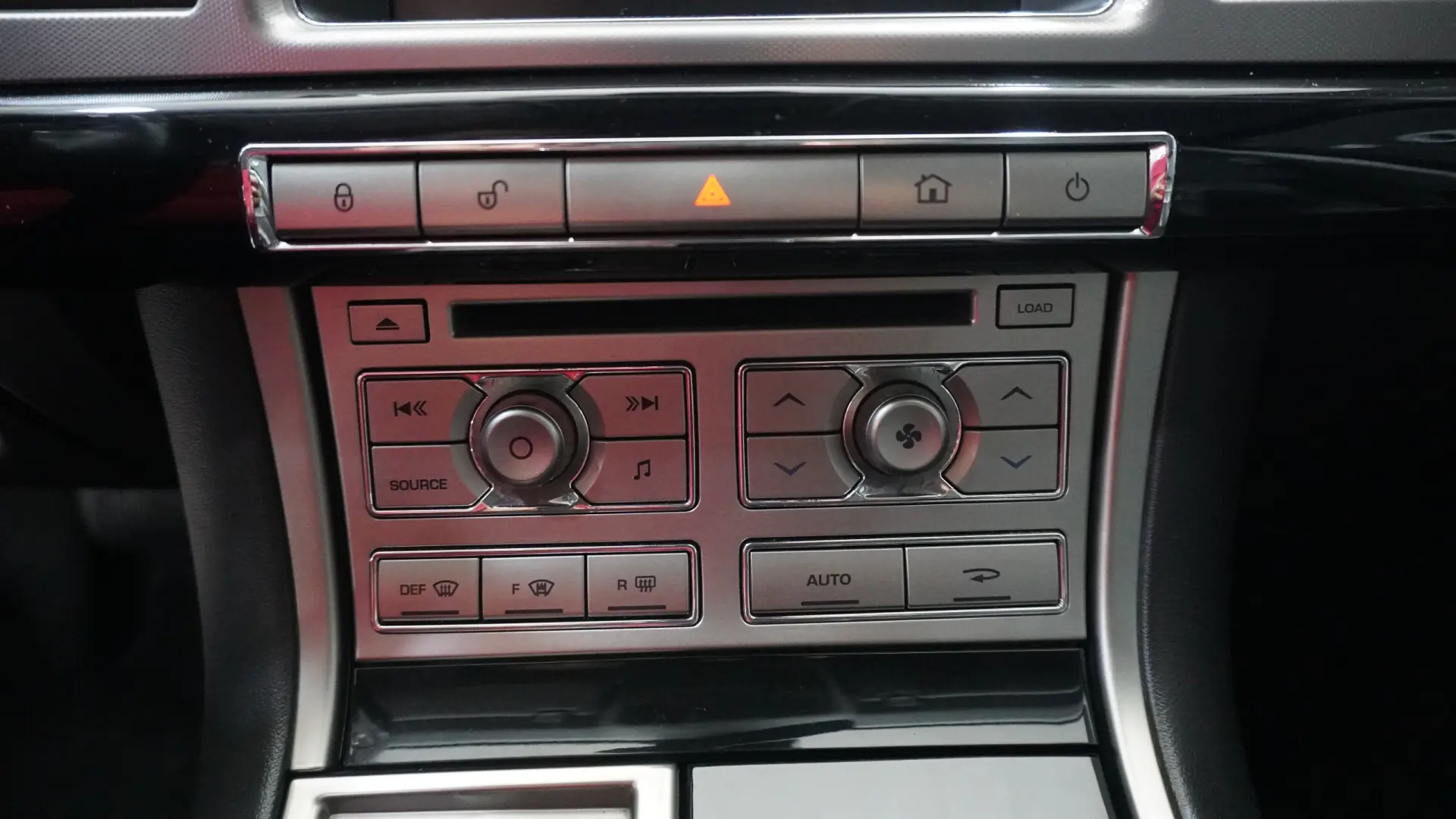 Jaguar XF 3.0 D V6 S Portfolio 33