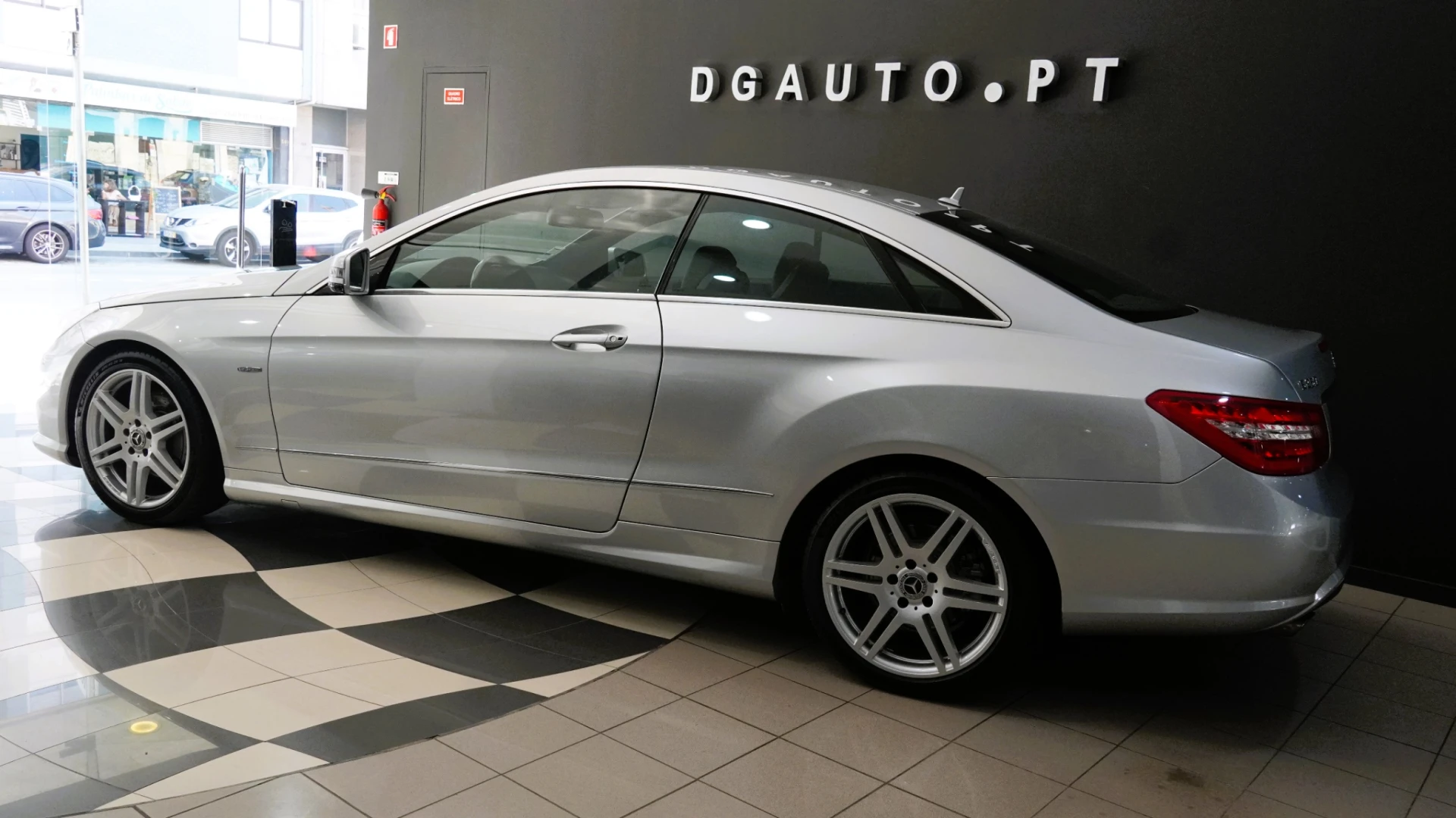 Mercedes-Benz E 250 CDI AMG 16