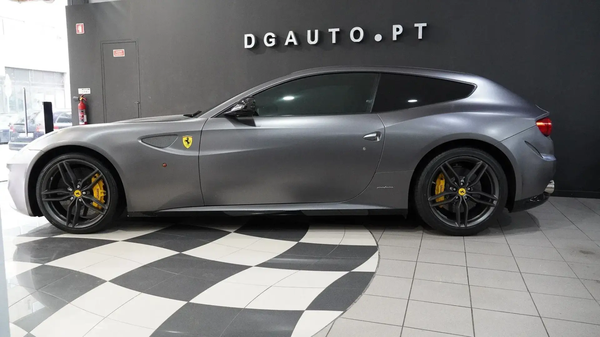 Ferrari FF V.12 6.3 21