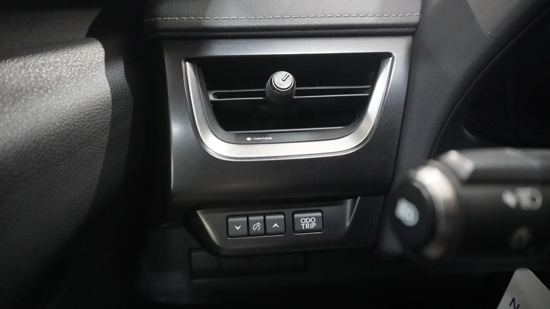 Lexus UX 250h Business 22