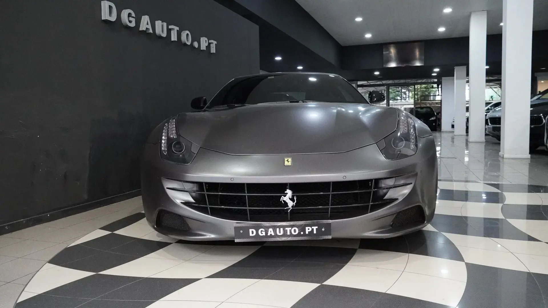Ferrari FF V.12 6.3 8