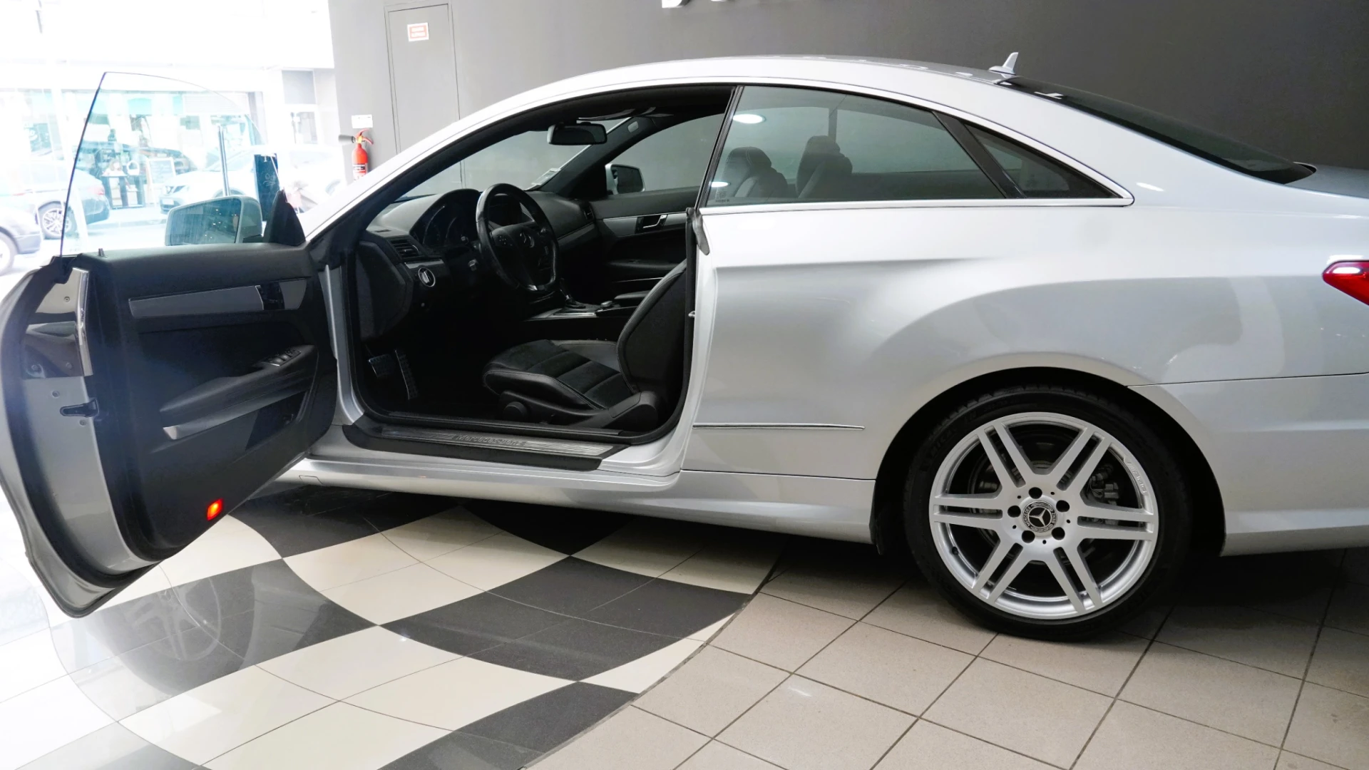 Mercedes-Benz E 250 CDI AMG 24