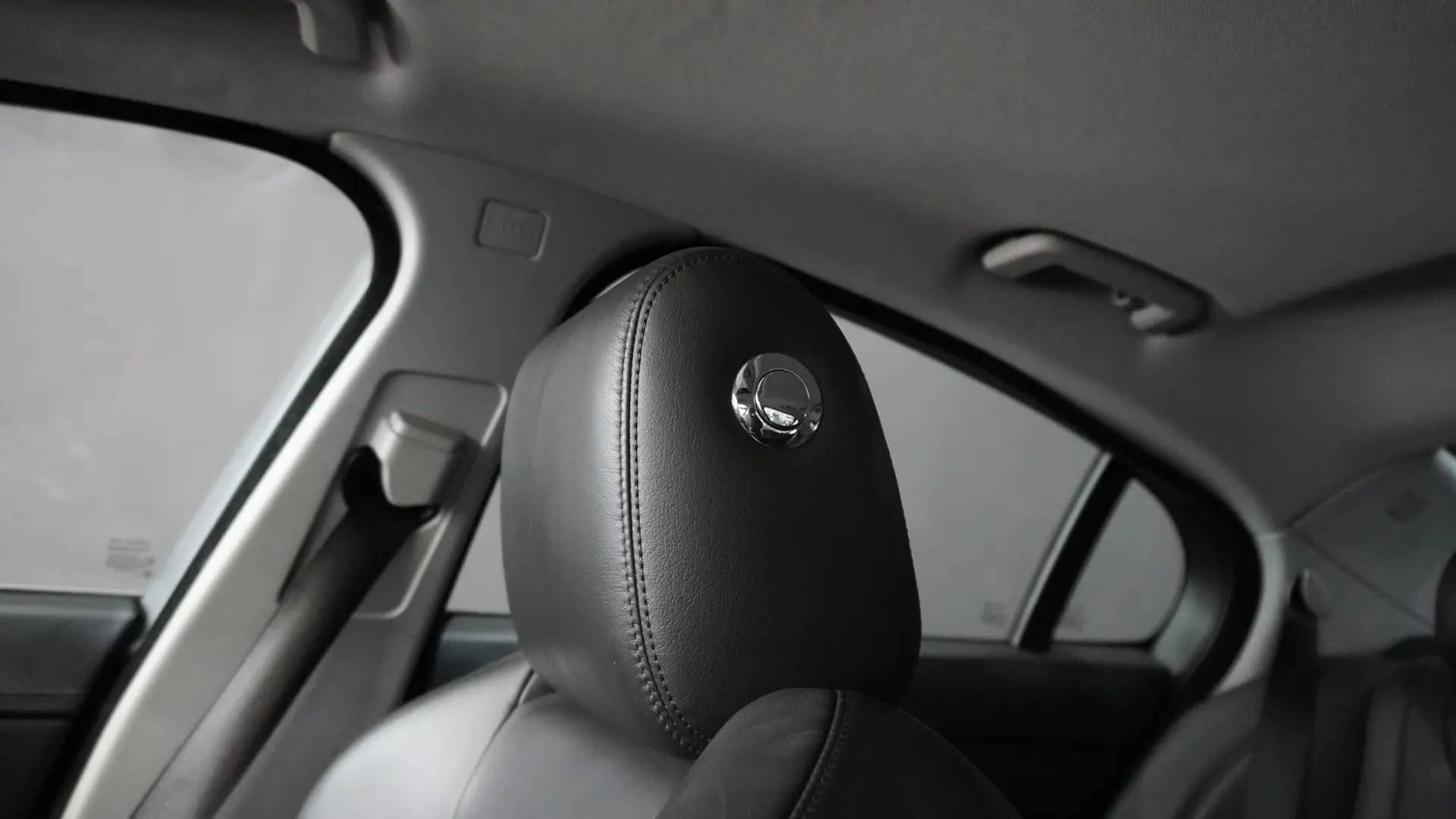 Jaguar XF 3.0 D V6 S Portfolio 44