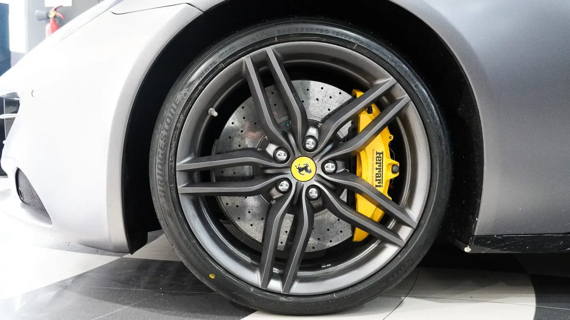 Ferrari FF V.12 6.3 19