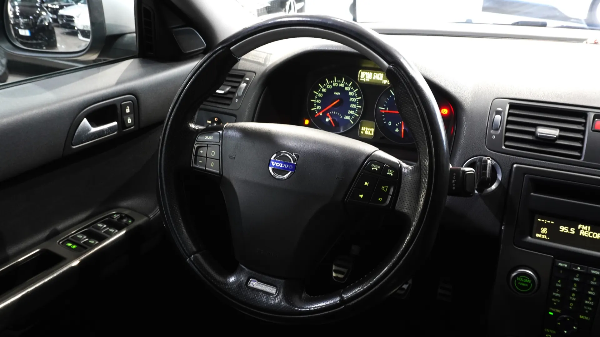 Volvo S40 1.6D R DESIGN 18