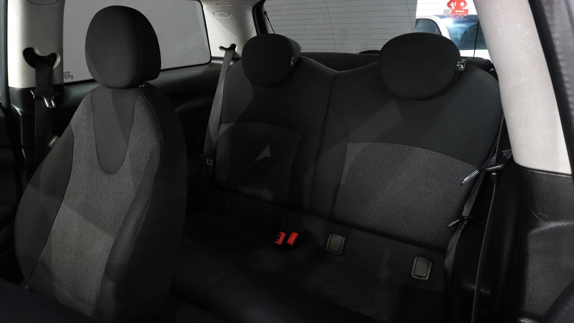 MINI 3 Portas One 1.6 28