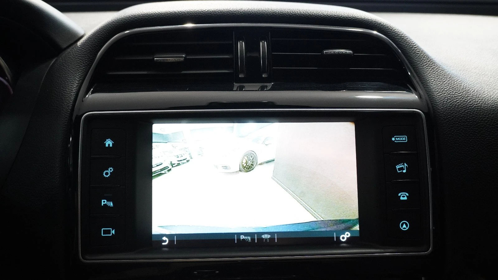 Jaguar XE 2.0 D R-Sport Aut. 16