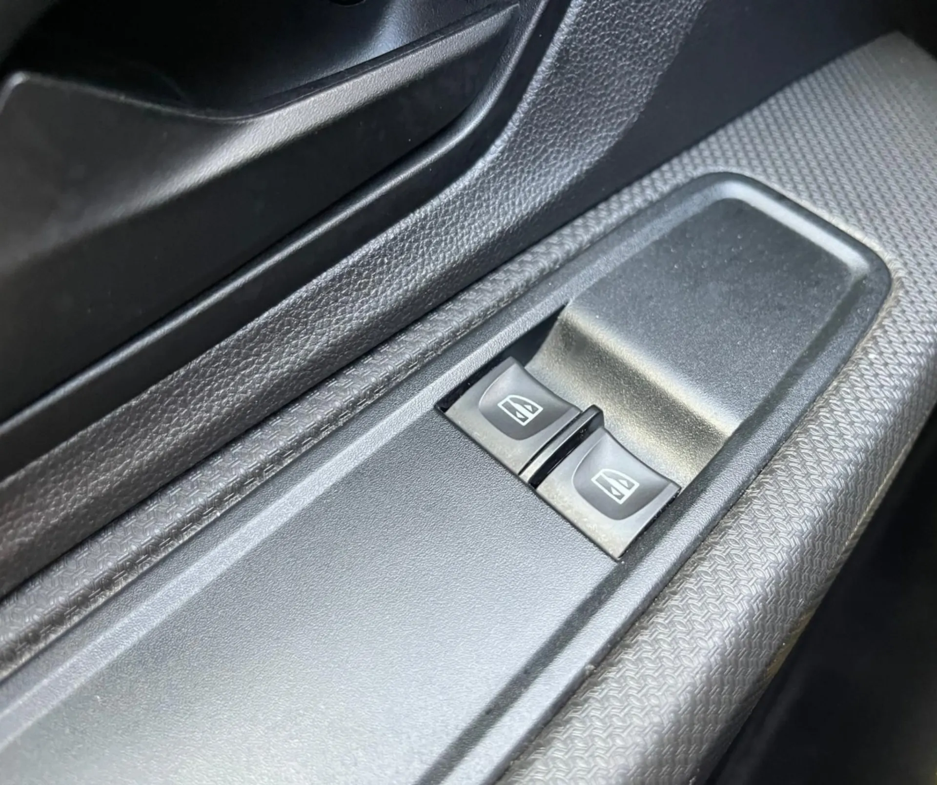 Dacia Sandero BI-FUEL STPWAY ESSENTIAL 15