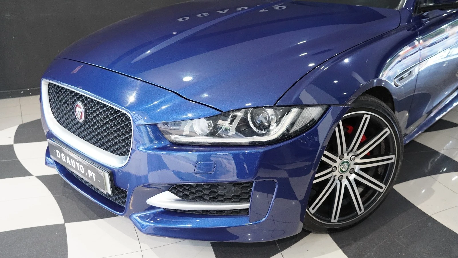 Jaguar XE 2.0 D R-Sport Aut. 2