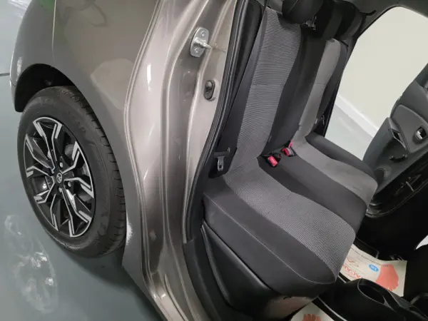 Toyota Yaris 1.5 HSD Comfort+P.Style 76