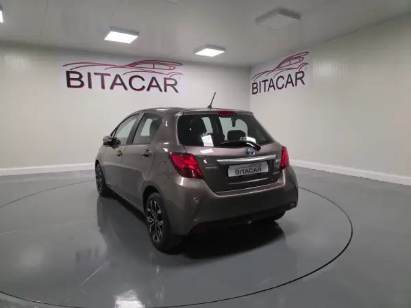Toyota Yaris 1.5 HSD Comfort+P.Style 38