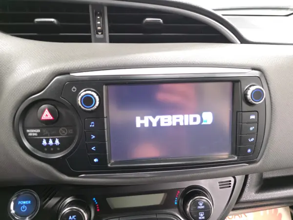 Toyota Yaris 1.5 HSD Comfort+P.Style 105