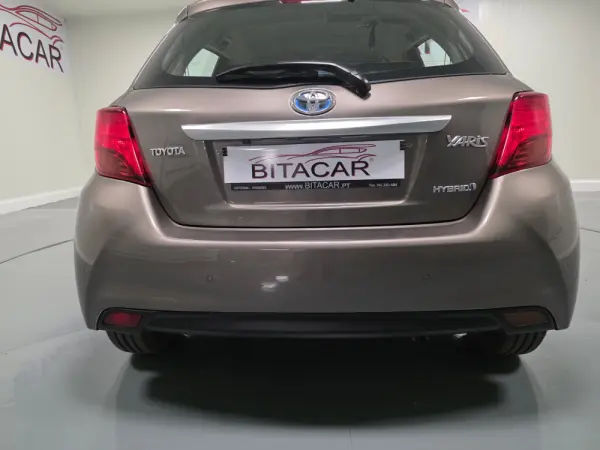 Toyota Yaris 1.5 HSD Comfort+P.Style 42