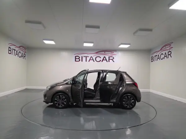 Toyota Yaris 1.5 HSD Comfort+P.Style 34