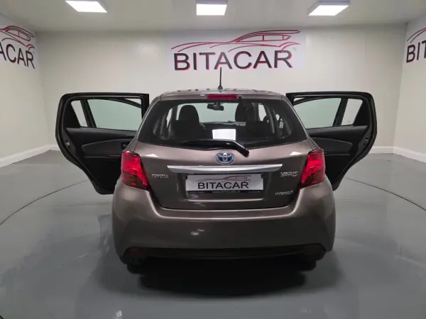 Toyota Yaris 1.5 HSD Comfort+P.Style 47