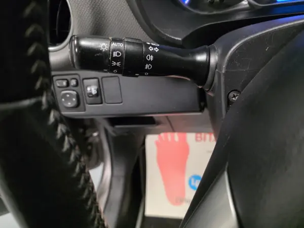 Toyota Yaris 1.5 HSD Comfort+P.Style 99