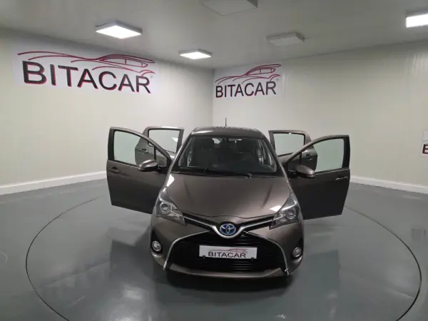Toyota Yaris 1.5 HSD Comfort+P.Style 27