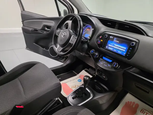 Toyota Yaris 1.5 HSD Comfort+P.Style 87