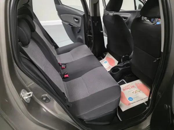 Toyota Yaris 1.5 HSD Comfort+P.Style 79