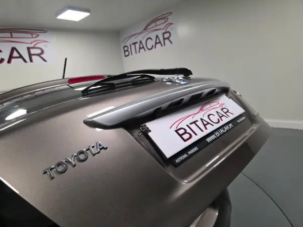 Toyota Yaris 1.5 HSD Comfort+P.Style 48