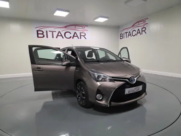 Toyota Yaris 1.5 HSD Comfort+P.Style 7