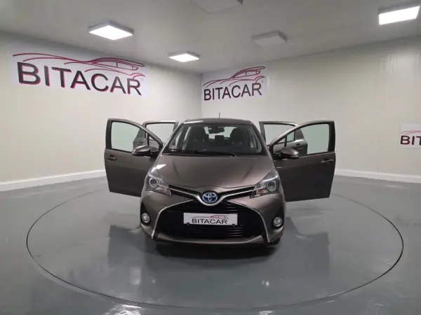 Toyota Yaris 1.5 HSD Comfort+P.Style 26