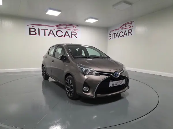 Toyota Yaris 1.5 HSD Comfort+P.Style 2