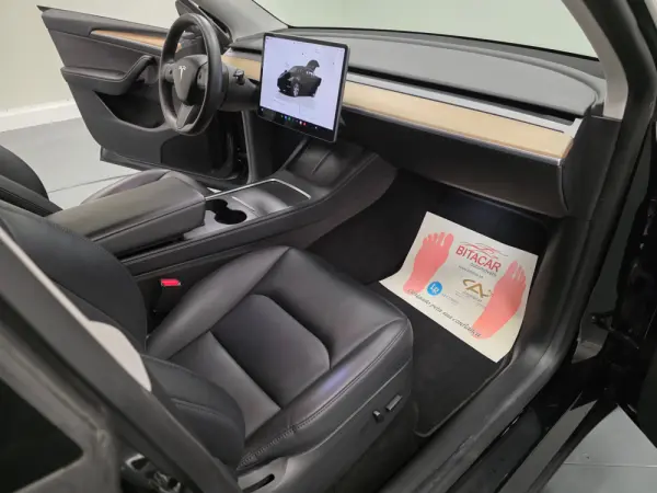 Tesla Model Y LONG RANGE TRAÇÃO INTEGRAL 9