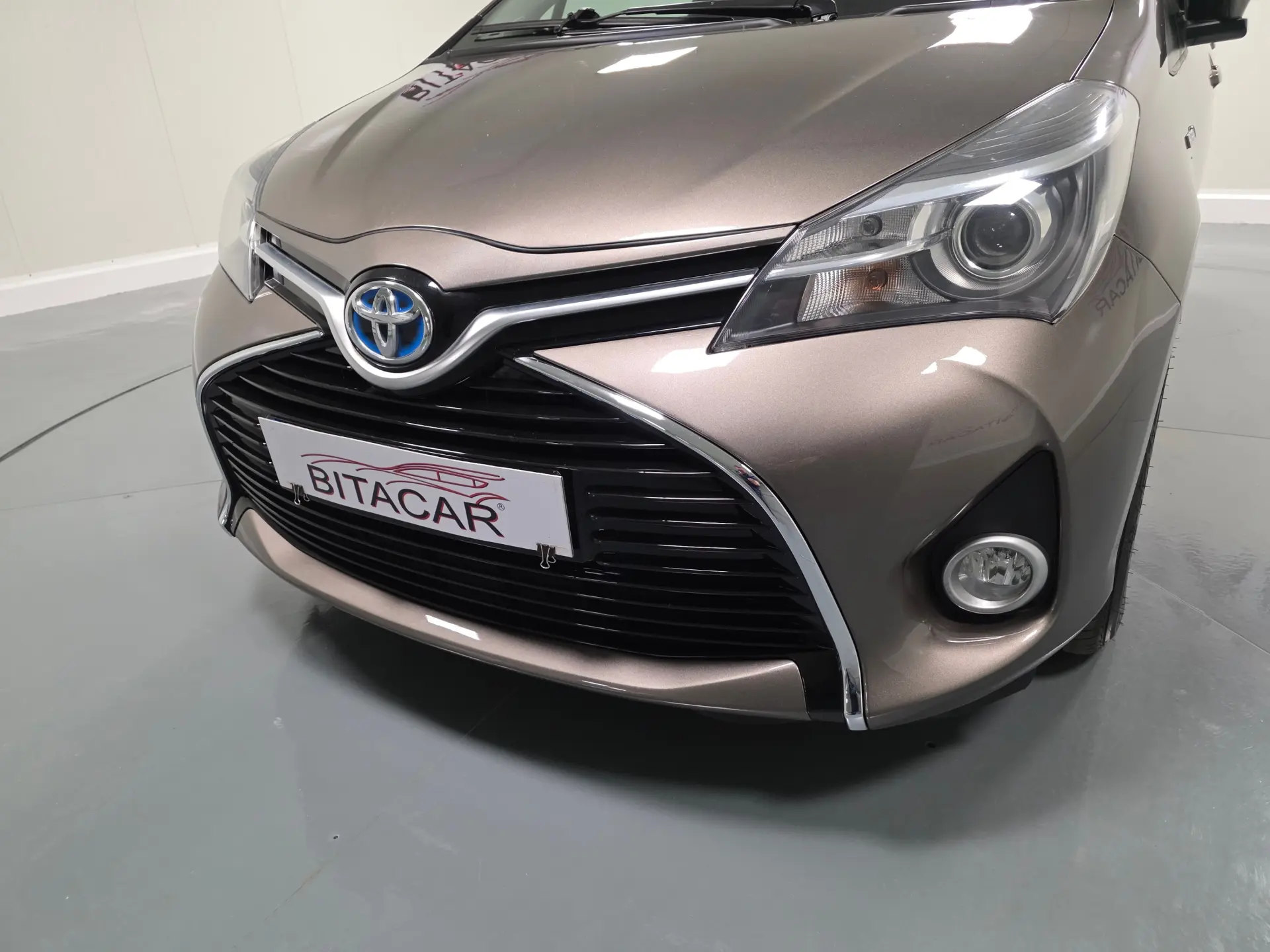 Toyota Yaris 1.5 HSD Comfort+P.Style 14