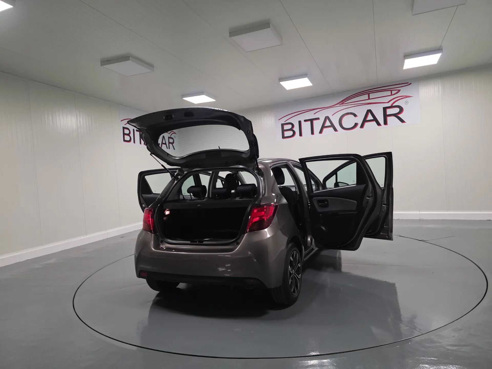 Toyota Yaris 1.5 HSD Comfort+P.Style 64