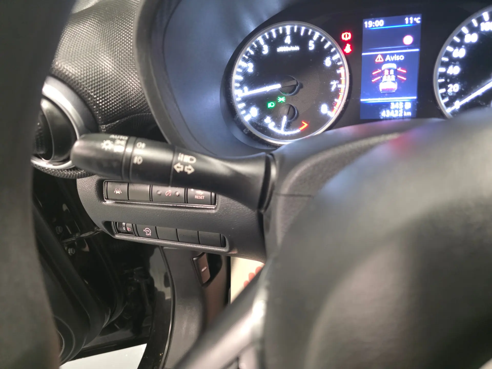 Nissan Juke 1.0 DIG-T Acenta 81