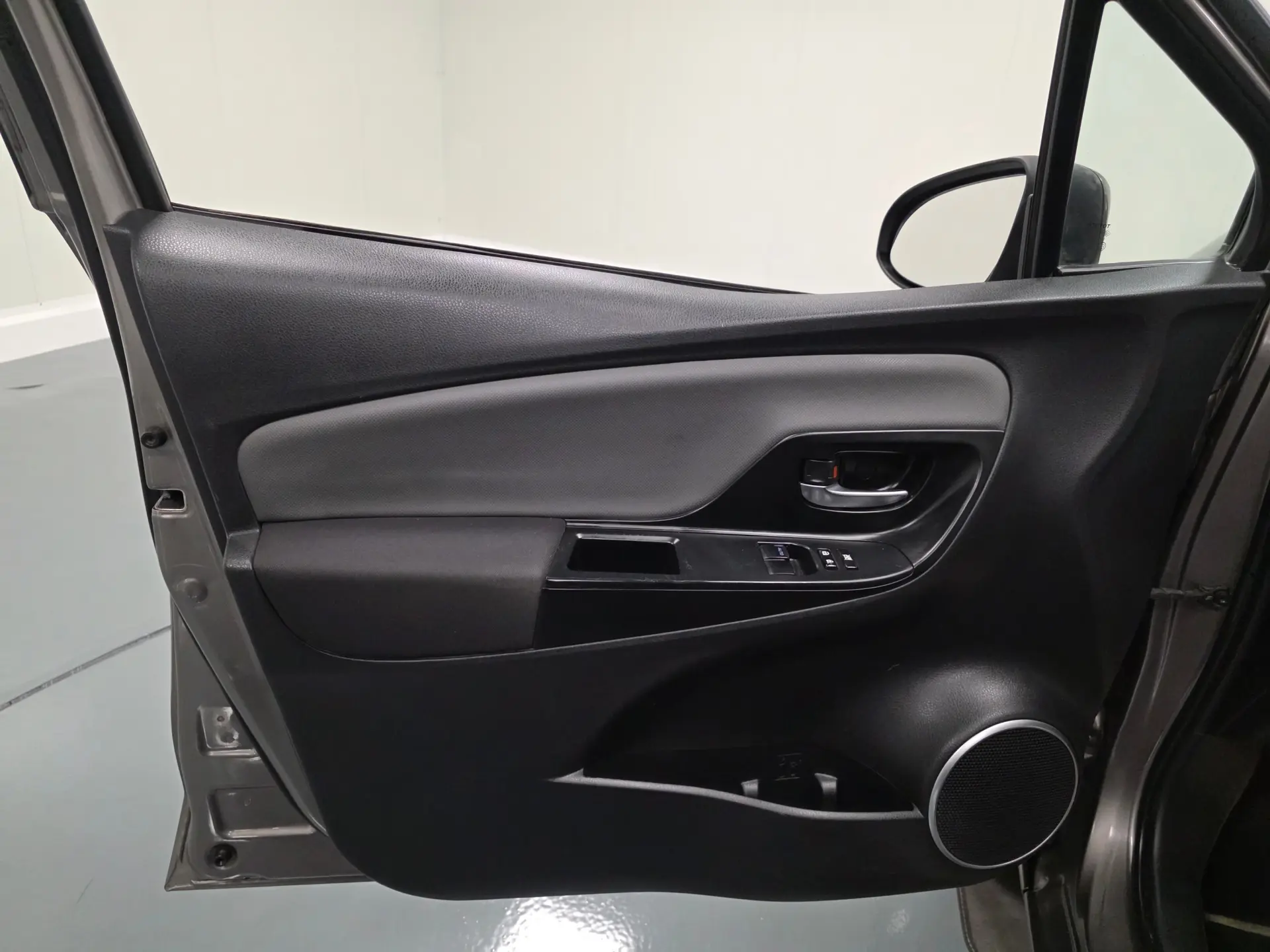 Toyota Yaris 1.5 HSD Comfort+P.Style 94