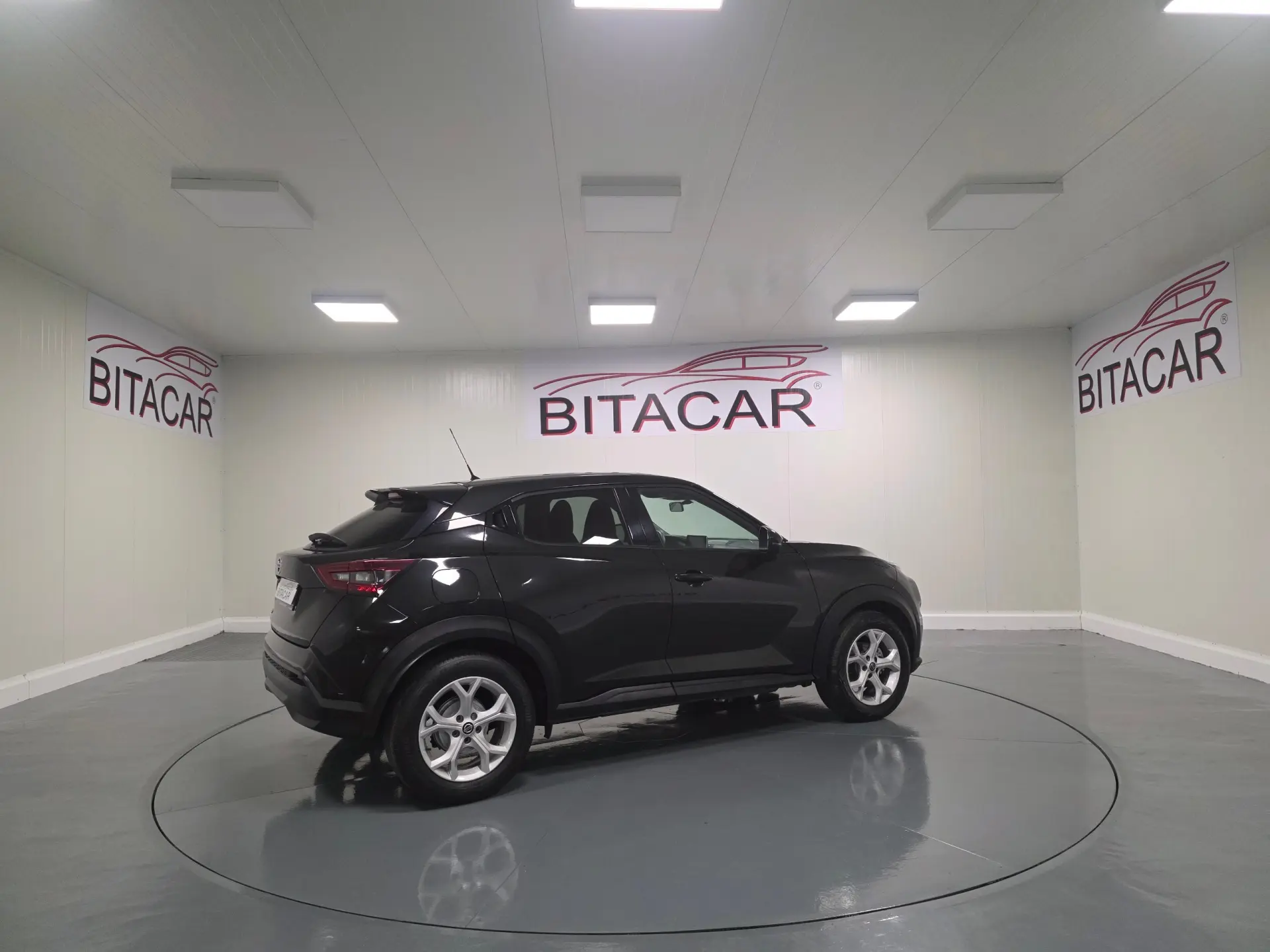 Nissan Juke 1.0 DIG-T Acenta 32