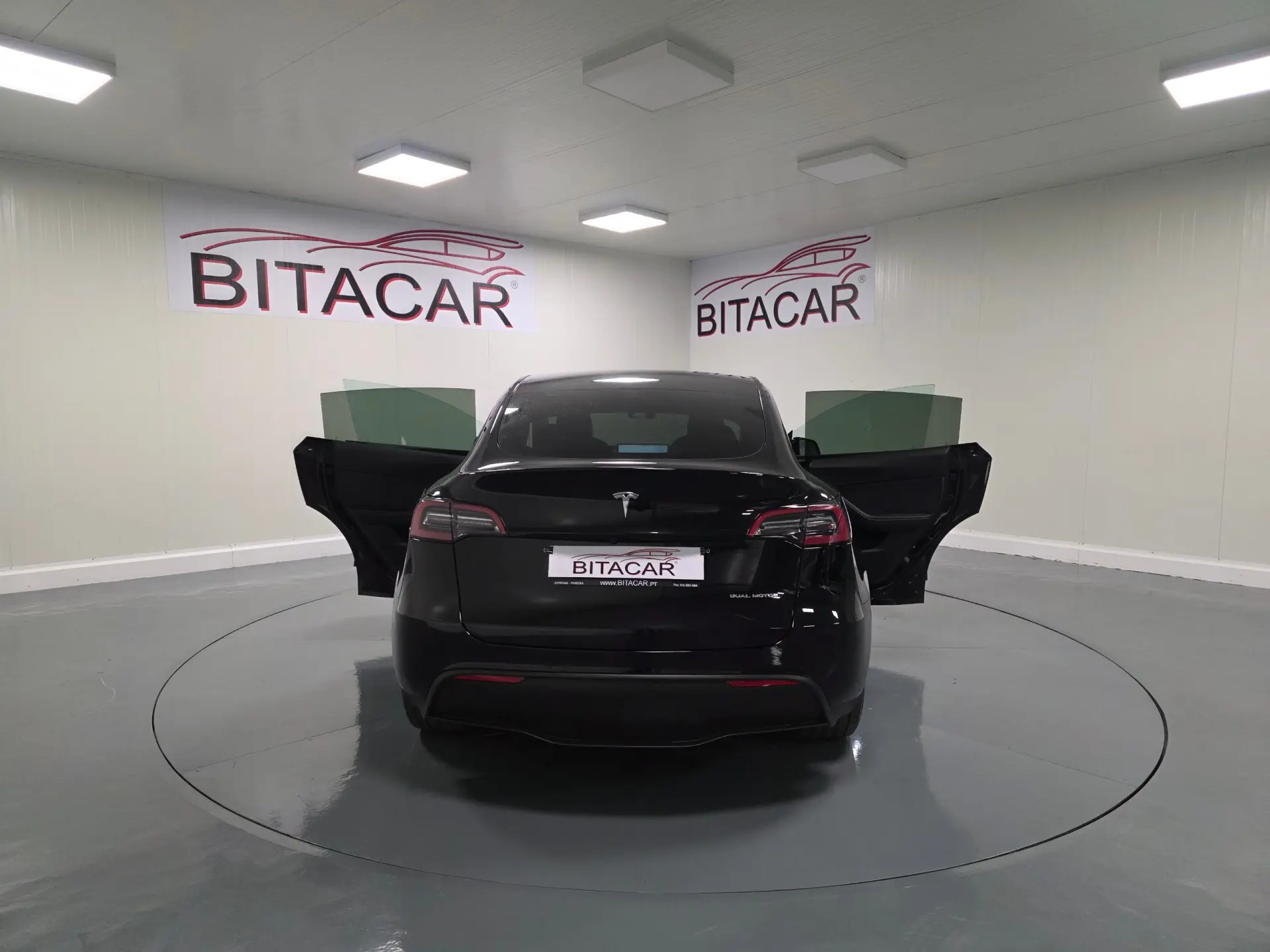 Tesla Model Y LONG RANGE TRAÇÃO INTEGRAL 3
