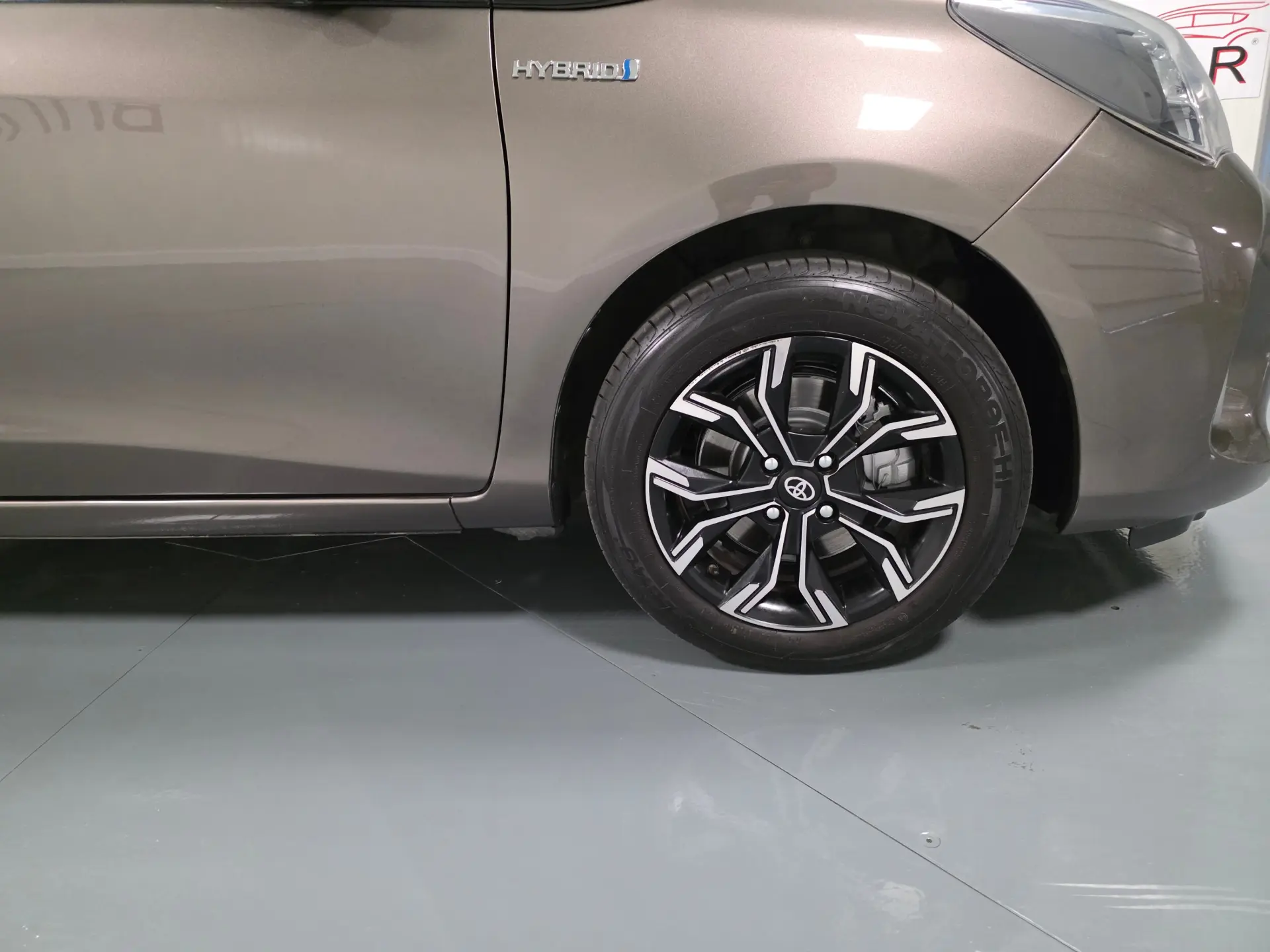 Toyota Yaris 1.5 HSD Comfort+P.Style 5