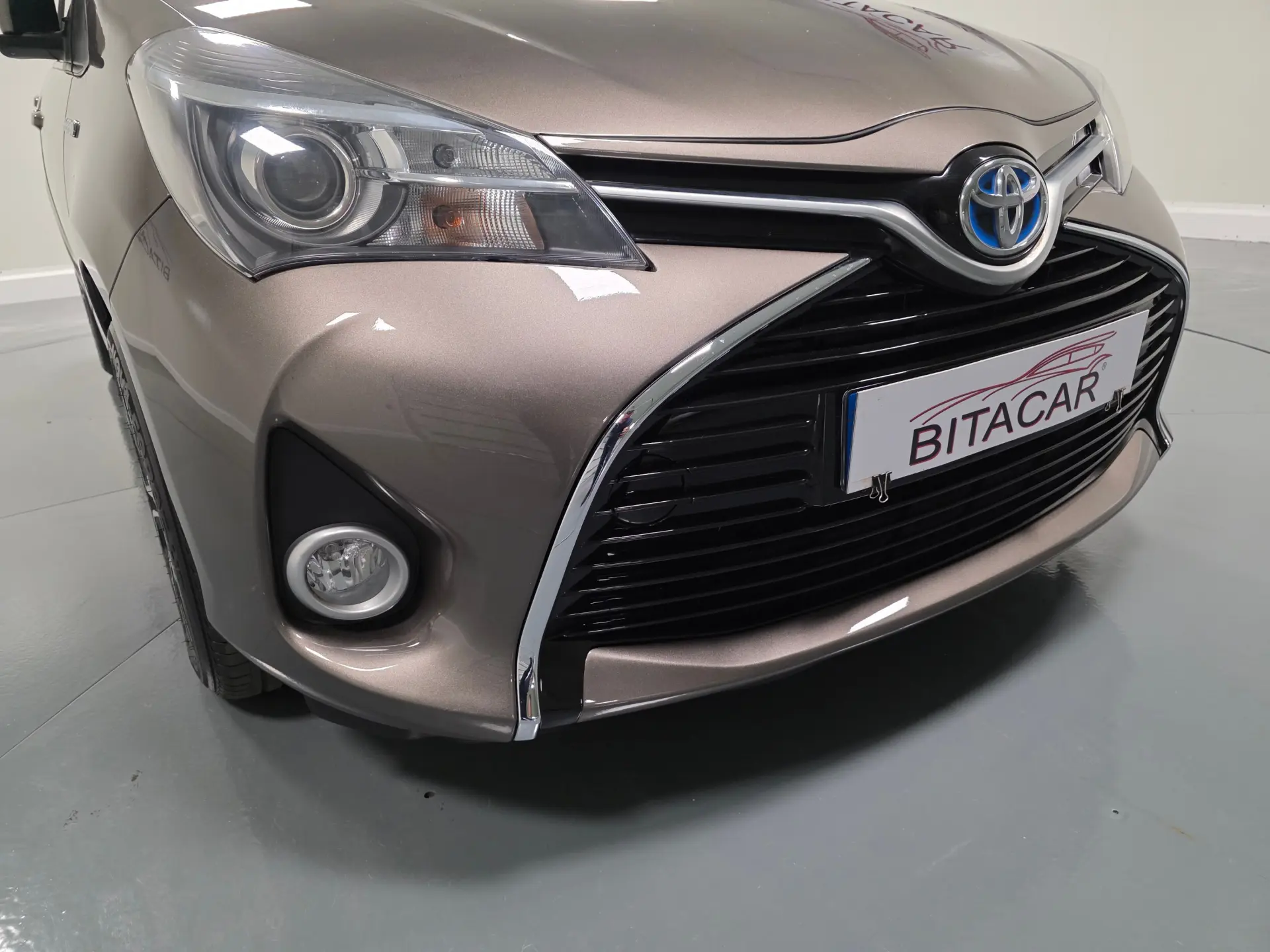 Toyota Yaris 1.5 HSD Comfort+P.Style 6