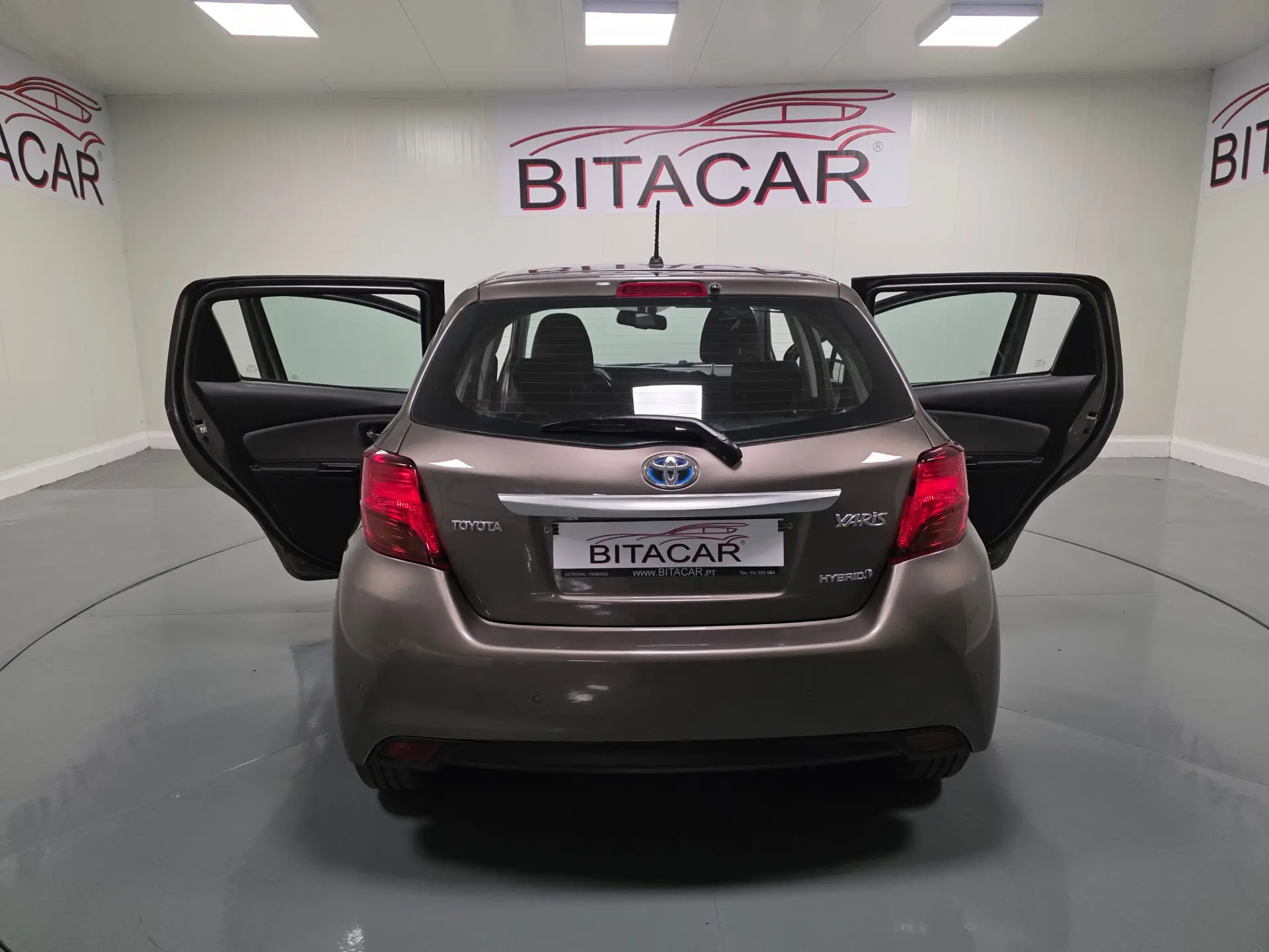 Toyota Yaris 1.5 HSD Comfort+P.Style 47