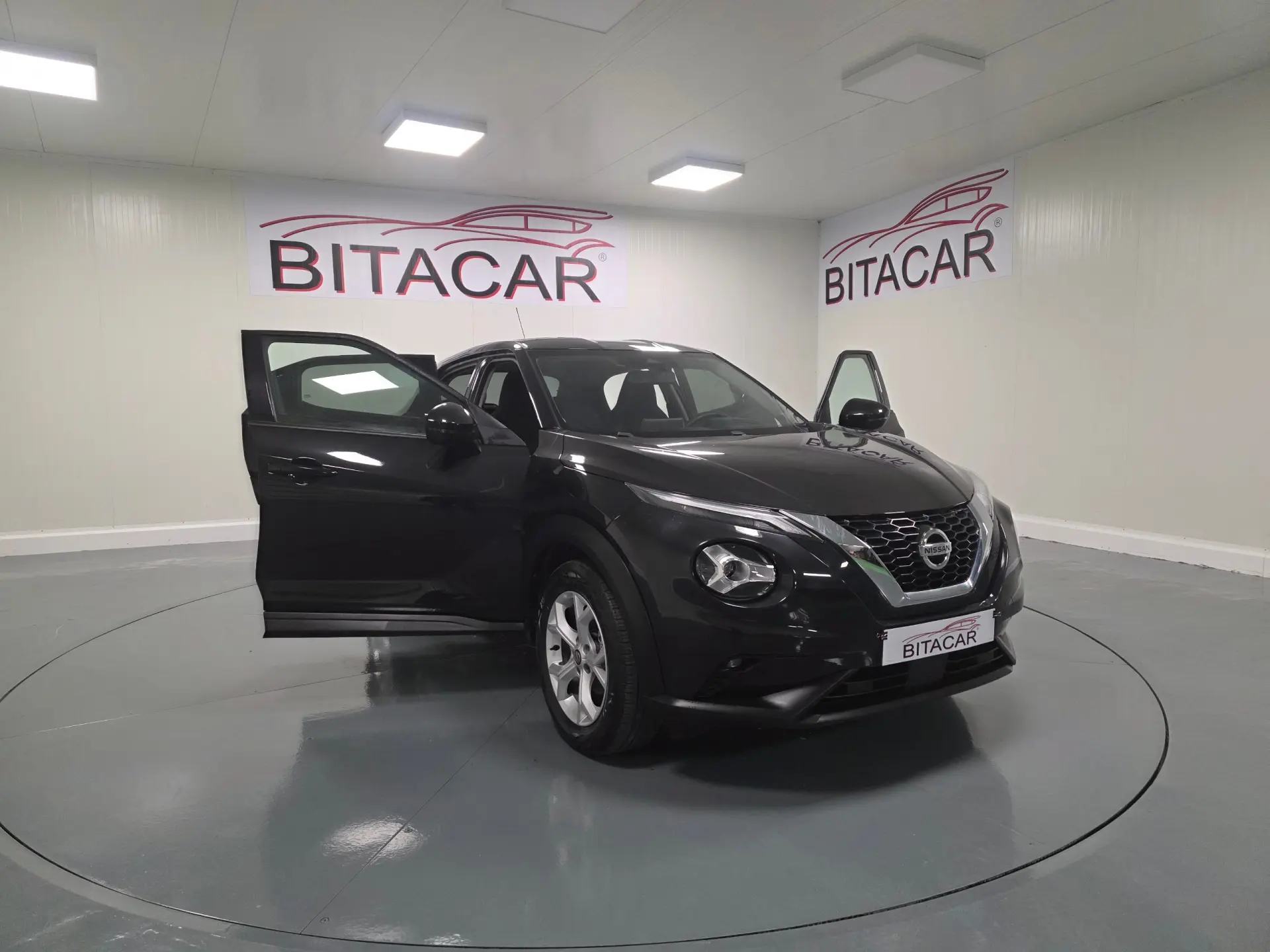 Nissan Juke 1.0 DIG-T Acenta 14