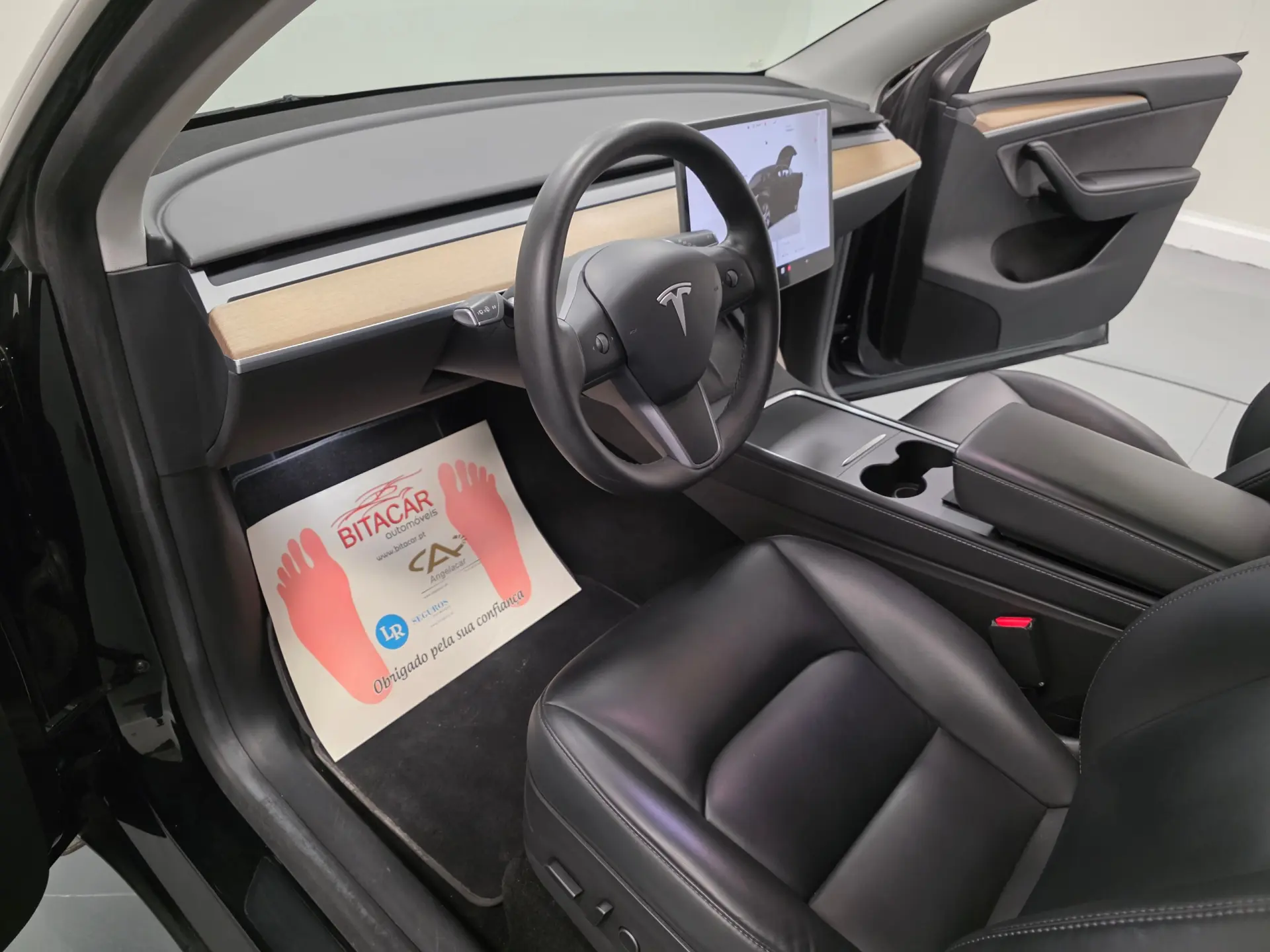 Tesla Model Y LONG RANGE TRAÇÃO INTEGRAL 10