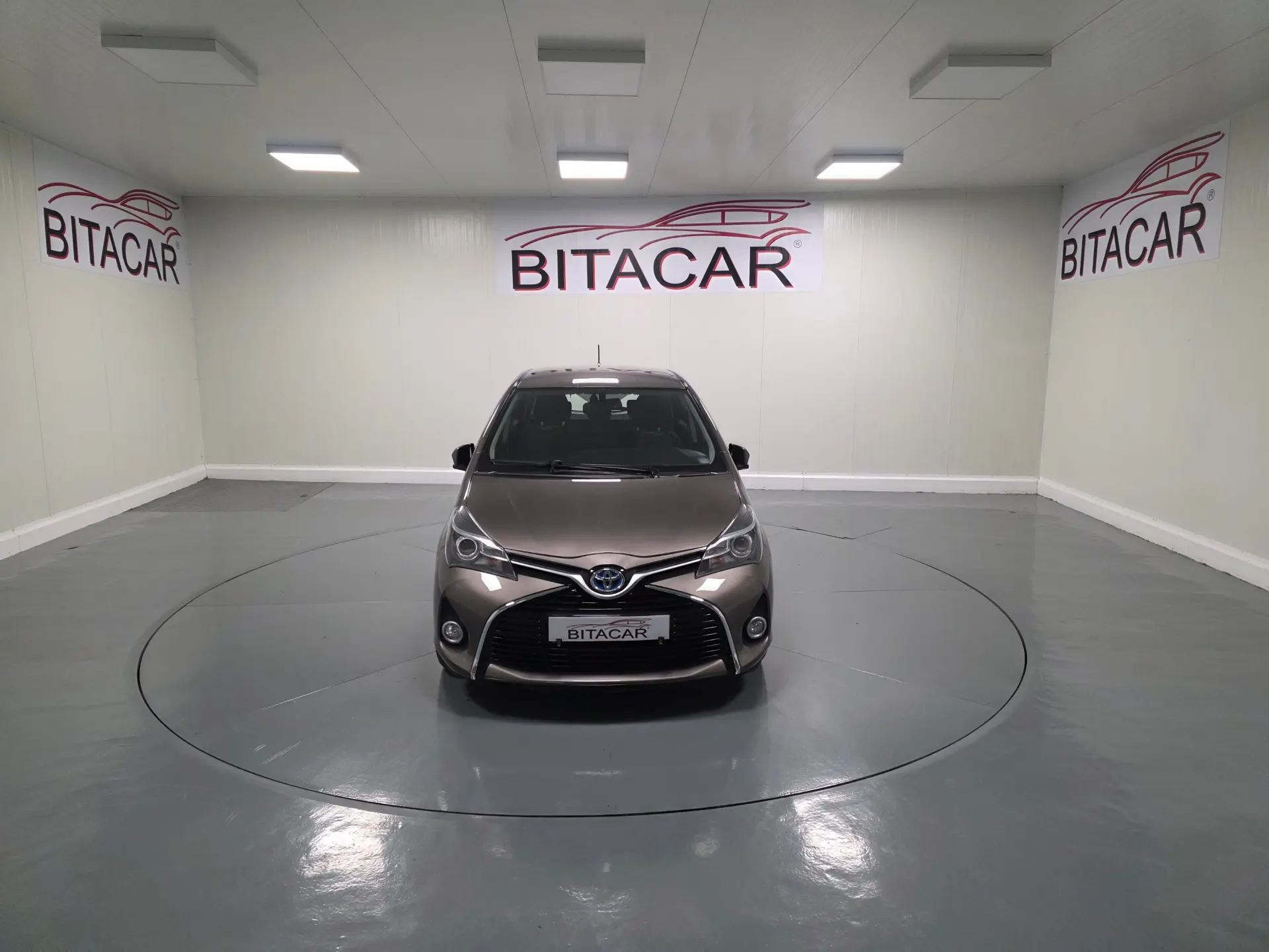 Toyota Yaris 1.5 HSD Comfort+P.Style 11