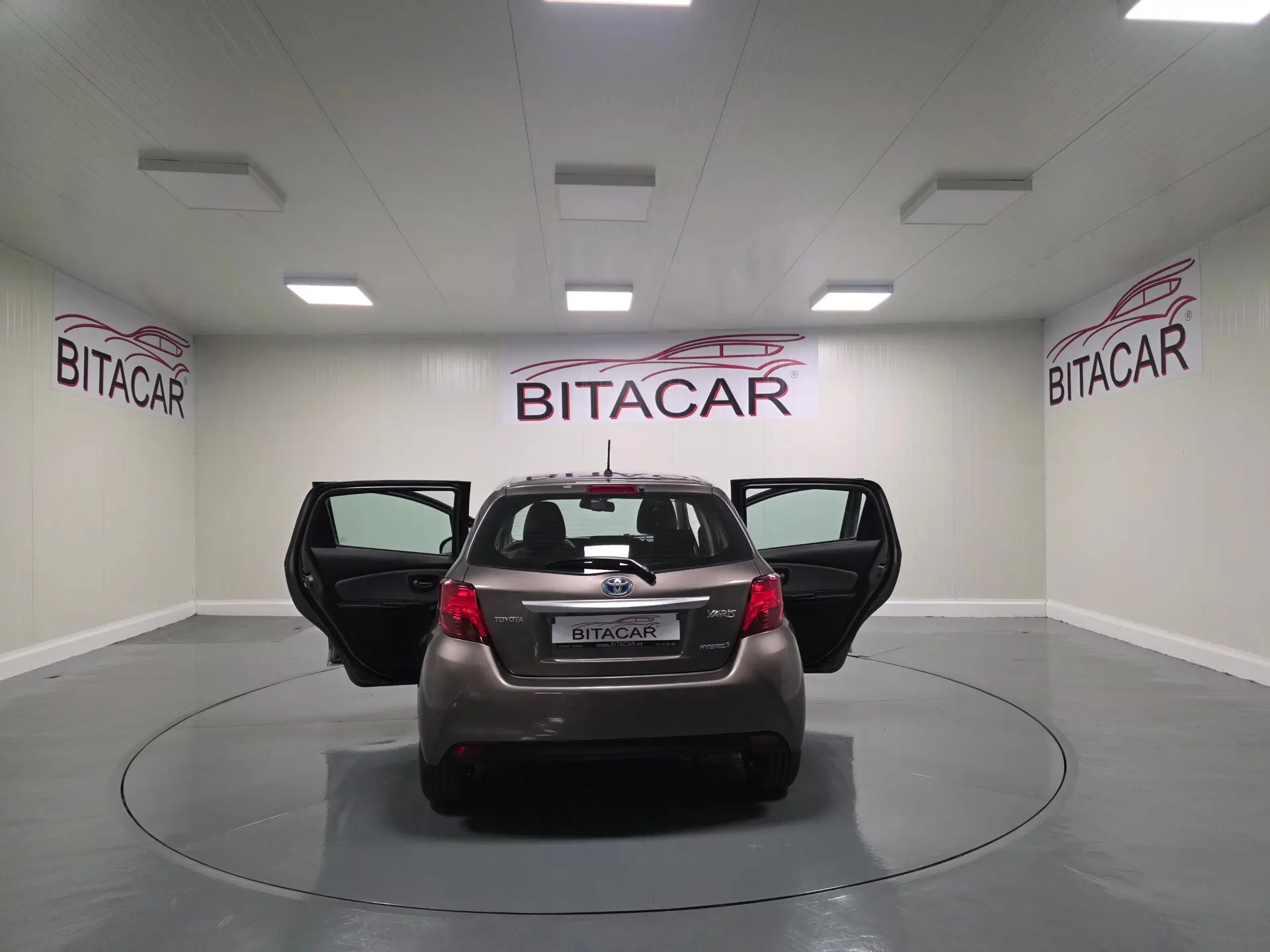 Toyota Yaris 1.5 HSD Comfort+P.Style 46