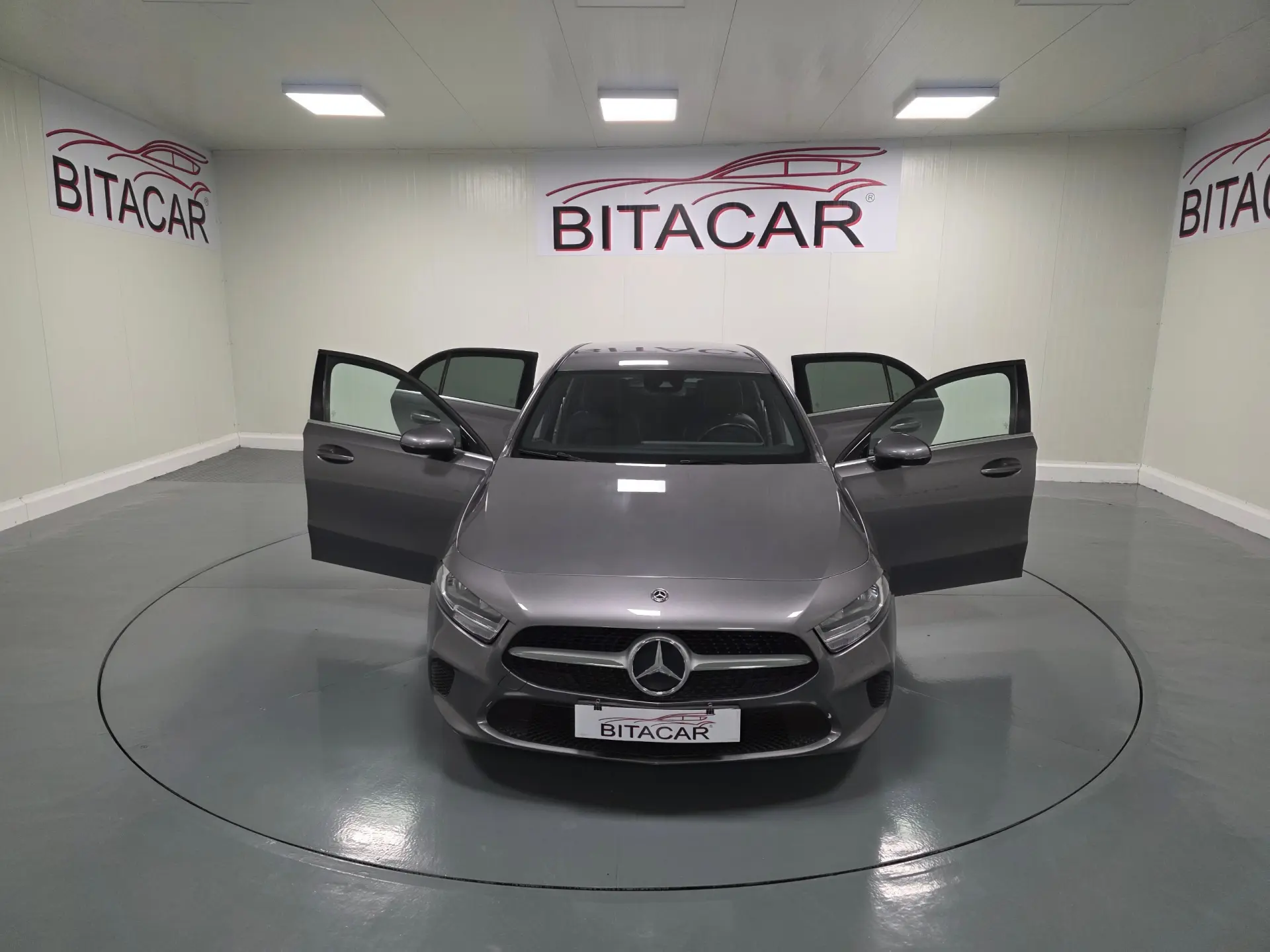 Mercedes-Benz A 180 D PROGRESSIVE 2