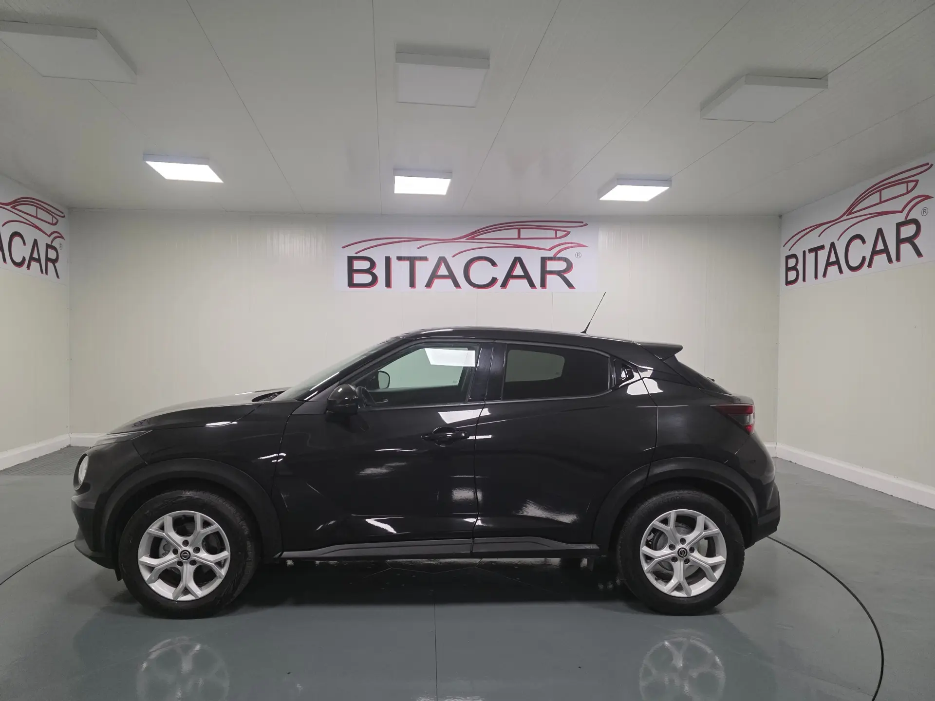 Nissan Juke 1.0 DIG-T Acenta 22
