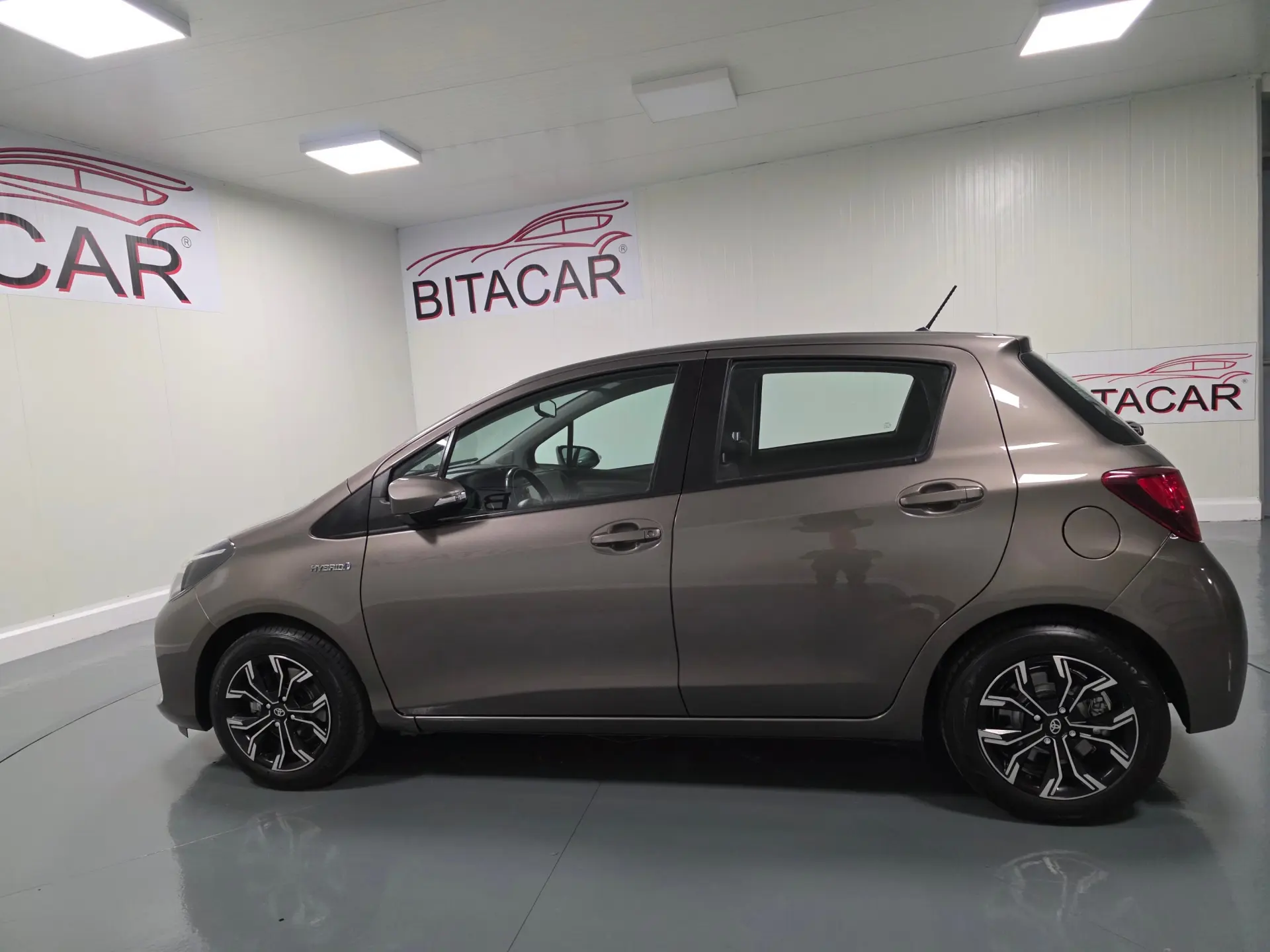Toyota Yaris 1.5 HSD Comfort+P.Style 39