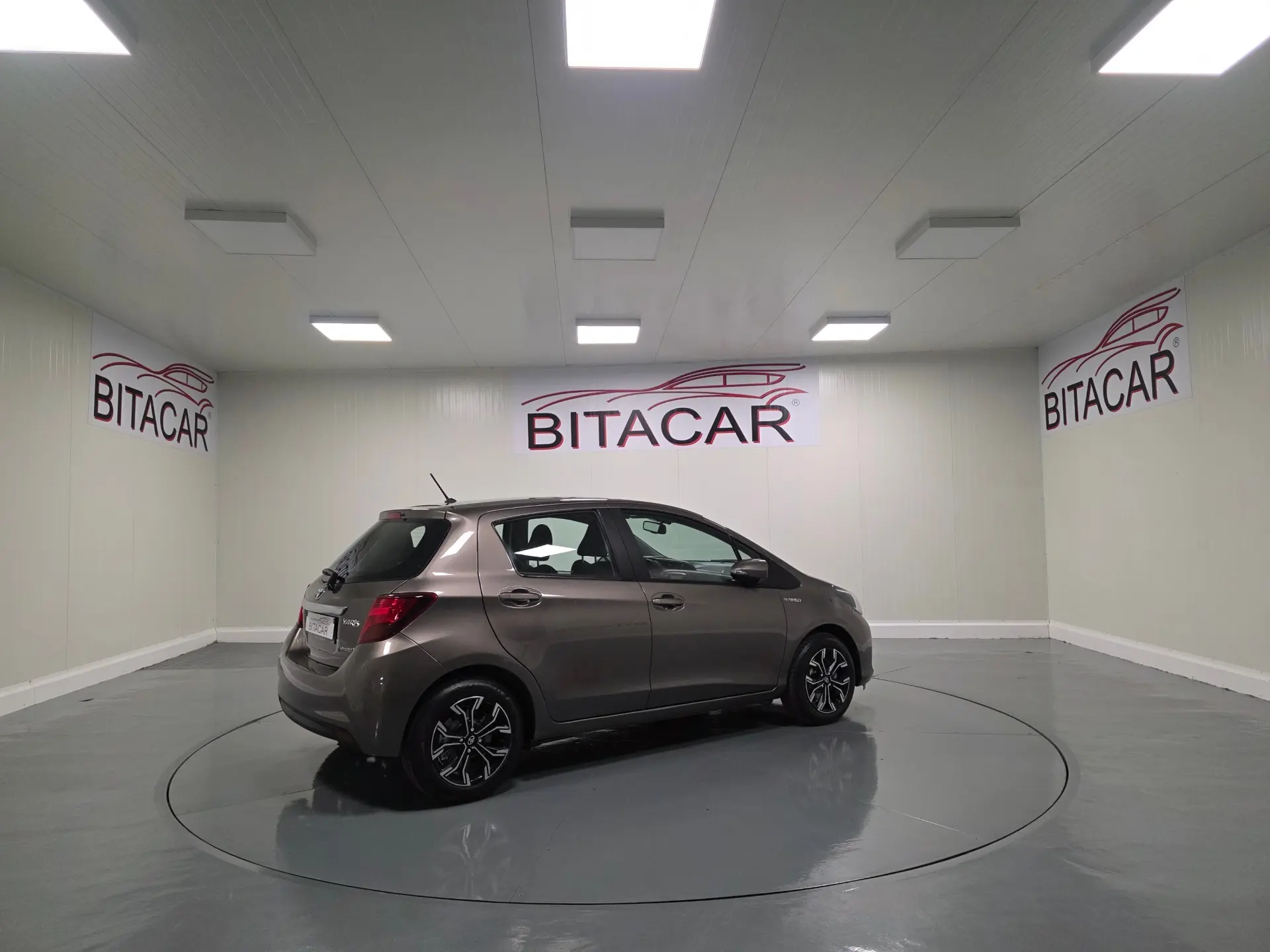 Toyota Yaris 1.5 HSD Comfort+P.Style 61