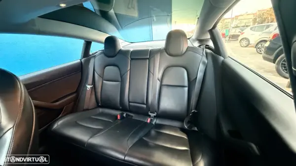 Tesla Model 3 Outro 6
