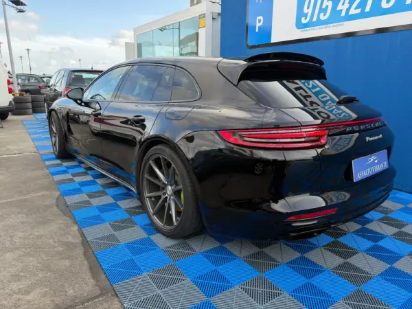 Porsche Panamera Sport Turismo 4 E-Hybrid 8