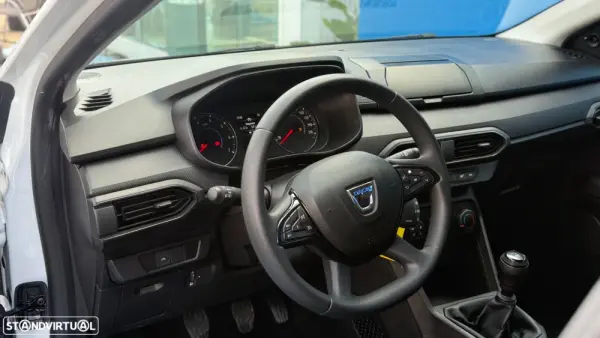 Dacia Sandero Outro 9