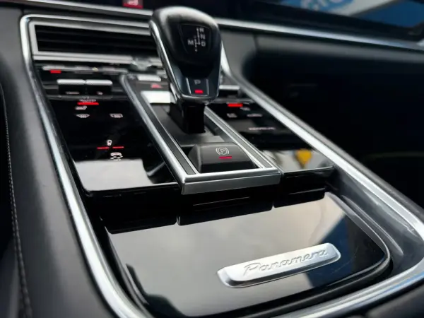 Porsche Panamera Sport Turismo 4 E-Hybrid 15