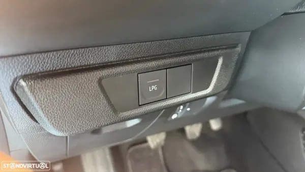 Dacia Sandero Outro 7